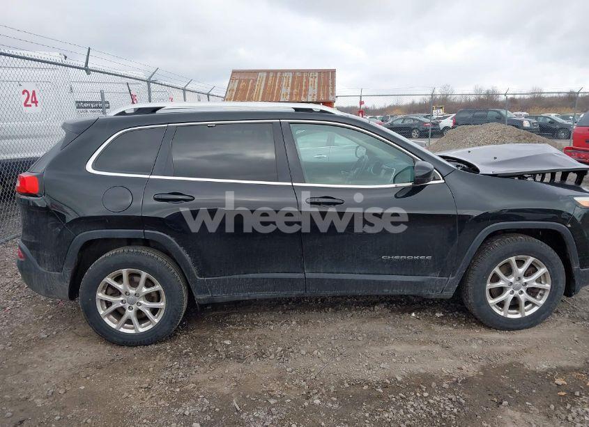 Photo 13 of 2018 Jeep Cherokee LATITUDE PLUS 4X4 (VIN 1C4PJMLB7JD507892)