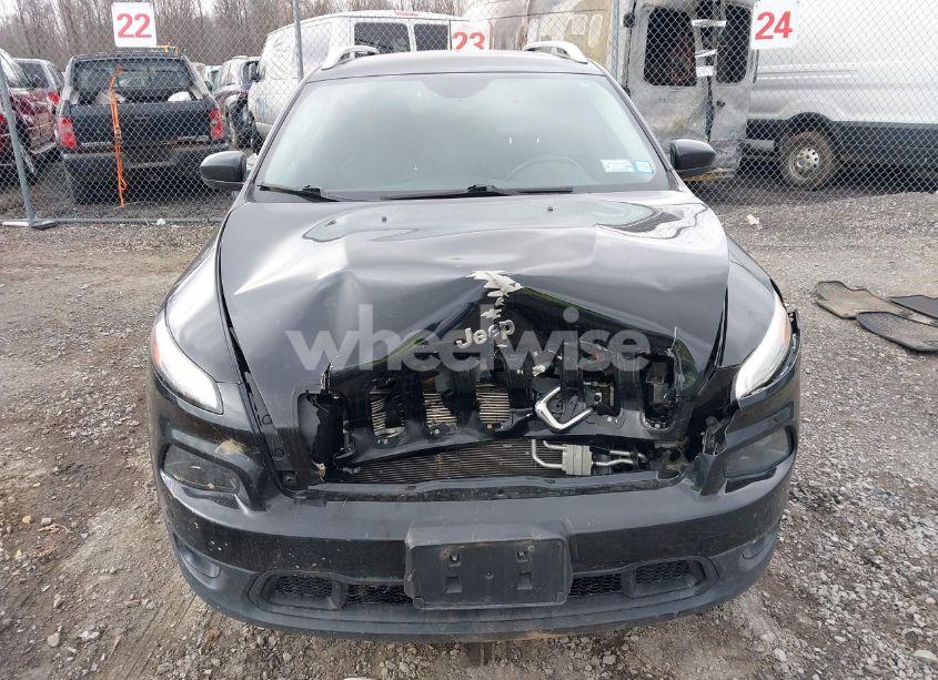 Photo 6 of 2018 Jeep Cherokee LATITUDE PLUS 4X4 (VIN 1C4PJMLB7JD507892)