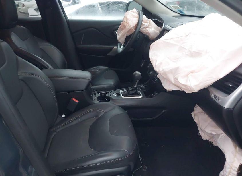 Photo 5 of 2018 Jeep Cherokee LATITUDE PLUS 4X4 (VIN 1C4PJMLB7JD575996)