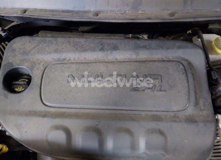 Photo 10 of 2019 Jeep Cherokee LATITUDE PLUS 4X4 (VIN 1C4PJMLB7KD193212)