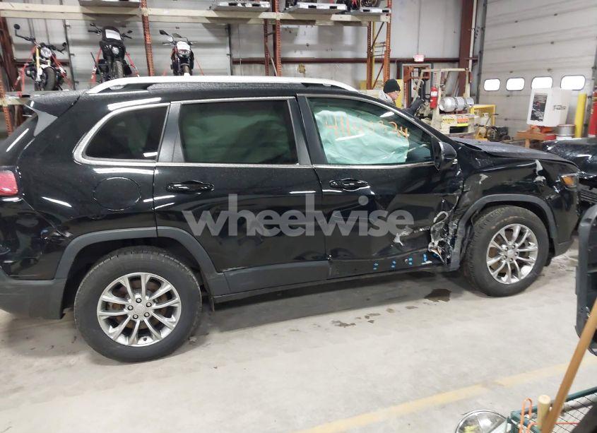 Photo 12 of 2019 Jeep Cherokee LATITUDE PLUS 4X4 (VIN 1C4PJMLB7KD193212)