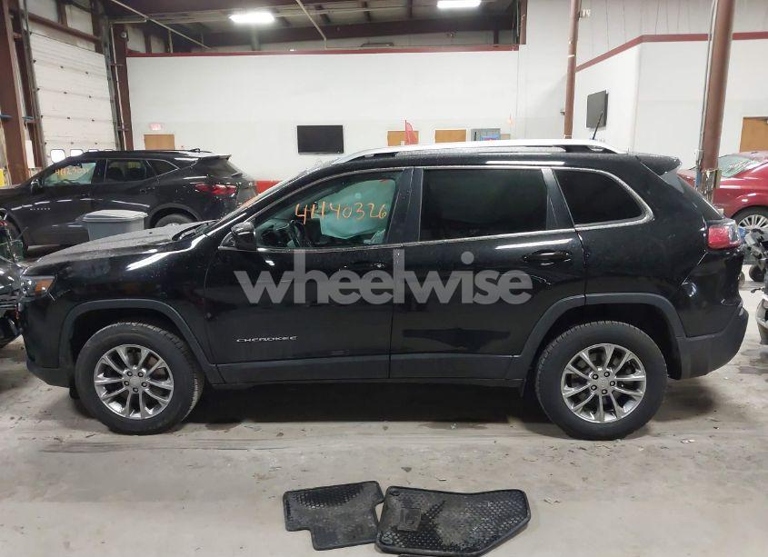 Photo 13 of 2019 Jeep Cherokee LATITUDE PLUS 4X4 (VIN 1C4PJMLB7KD193212)