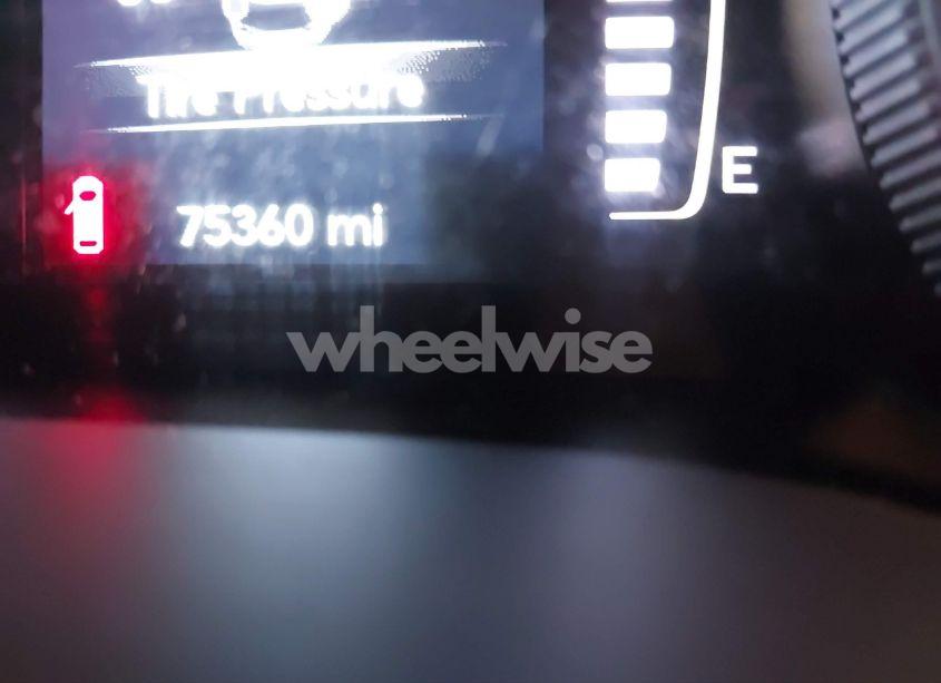 Photo 14 of 2019 Jeep Cherokee LATITUDE PLUS 4X4 (VIN 1C4PJMLB7KD193212)