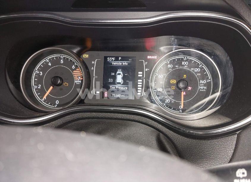 Photo 7 of 2019 Jeep Cherokee LATITUDE PLUS 4X4 (VIN 1C4PJMLB7KD193212)