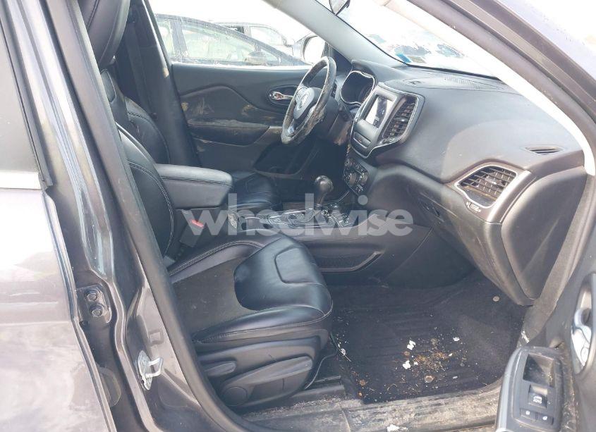 Photo 5 of 2019 Jeep Cherokee LATITUDE PLUS 4X4 (VIN 1C4PJMLB7KD198779)