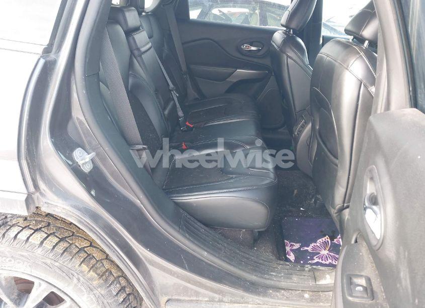 Photo 8 of 2019 Jeep Cherokee LATITUDE PLUS 4X4 (VIN 1C4PJMLB7KD198779)