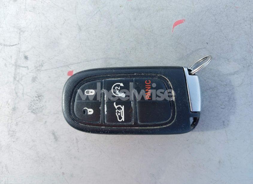 Photo 11 of 2019 Jeep Cherokee LATITUDE PLUS 4X4 (VIN 1C4PJMLB7KD228296)