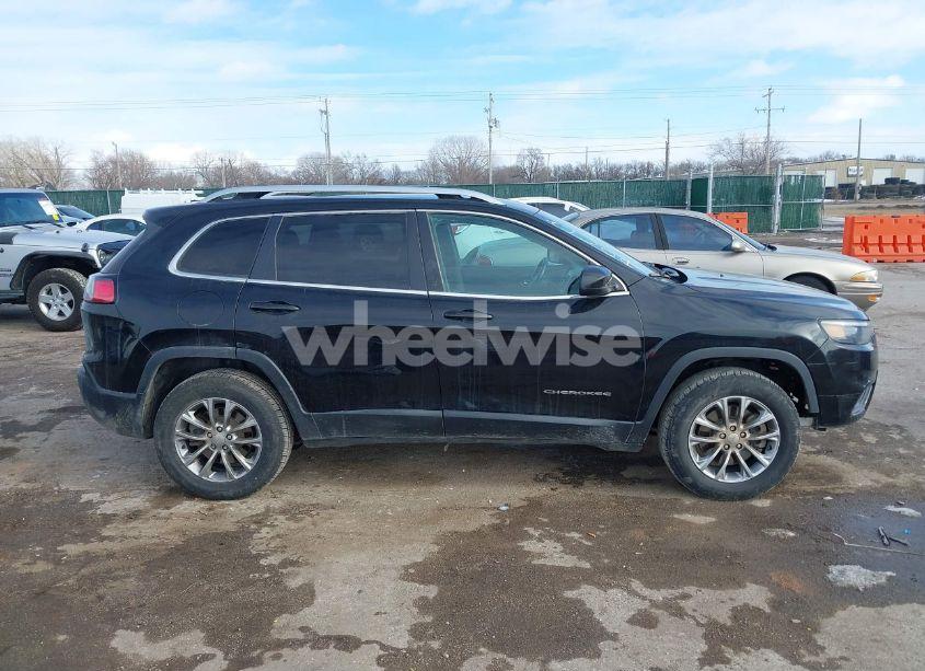 Photo 14 of 2019 Jeep Cherokee LATITUDE PLUS 4X4 (VIN 1C4PJMLB7KD228296)