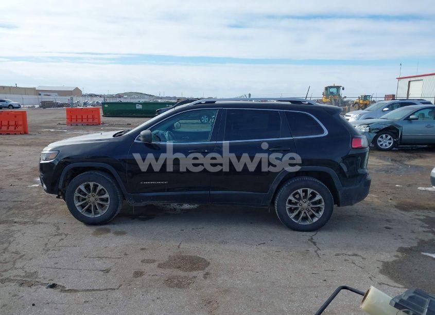 Photo 15 of 2019 Jeep Cherokee LATITUDE PLUS 4X4 (VIN 1C4PJMLB7KD228296)