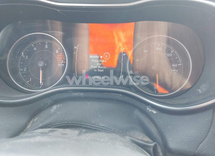 Photo 7 of 2019 Jeep Cherokee LATITUDE PLUS 4X4 (VIN 1C4PJMLB7KD228296)