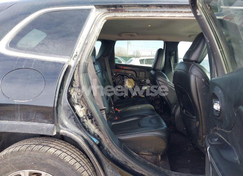 Photo 8 of 2019 Jeep Cherokee LATITUDE PLUS 4X4 (VIN 1C4PJMLB7KD228296)