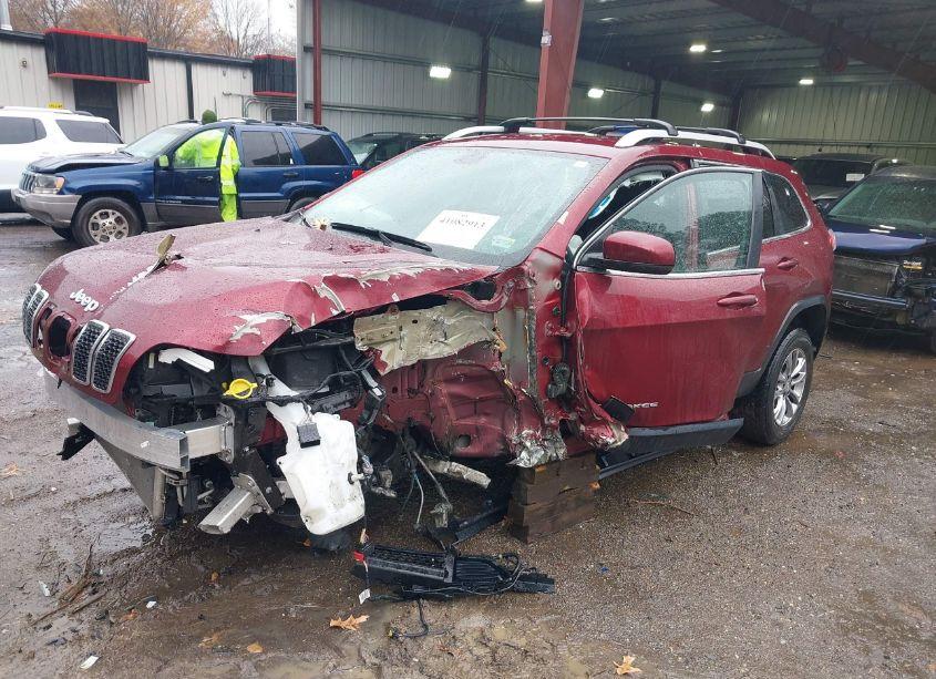 Photo 2 of 2019 Jeep Cherokee LATITUDE PLUS 4X4 (VIN 1C4PJMLB7KD323070)