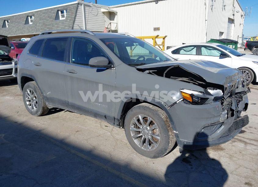 2019 Jeep Cherokee LATITUDE PLUS 4X4 (VIN 1C4PJMLB7KD378649) main photo