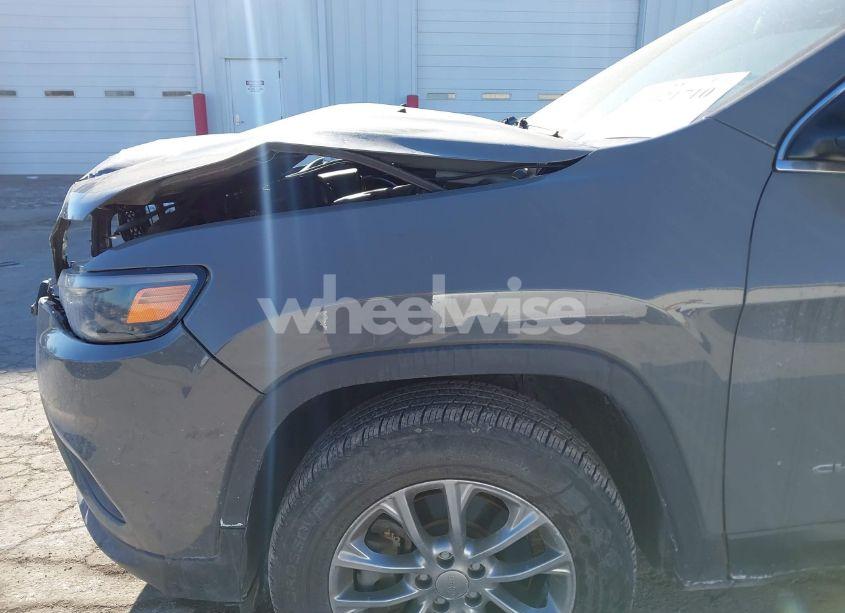 Photo 19 of 2019 Jeep Cherokee LATITUDE PLUS 4X4 (VIN 1C4PJMLB7KD378649)