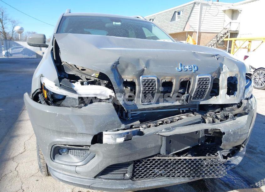 Photo 6 of 2019 Jeep Cherokee LATITUDE PLUS 4X4 (VIN 1C4PJMLB7KD378649)