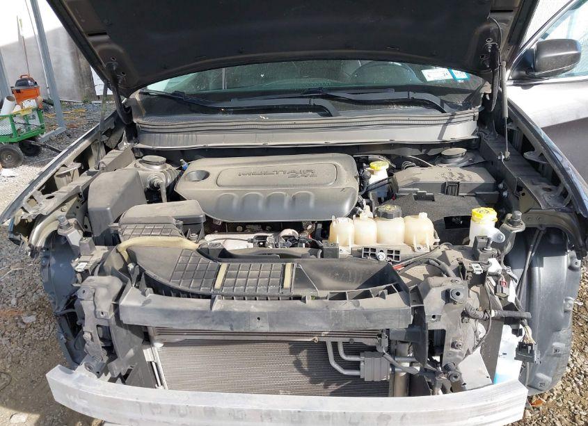 Photo 10 of 2019 Jeep Cherokee LATITUDE PLUS 4X4 (VIN 1C4PJMLB7KD432497)