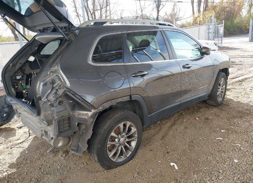Photo 4 of 2019 Jeep Cherokee LATITUDE PLUS 4X4 (VIN 1C4PJMLB7KD432497)