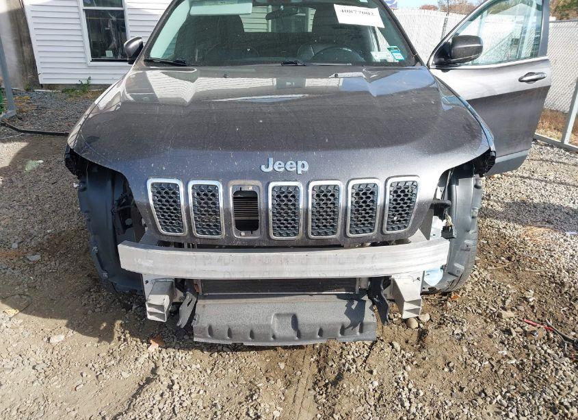 Photo 6 of 2019 Jeep Cherokee LATITUDE PLUS 4X4 (VIN 1C4PJMLB7KD432497)