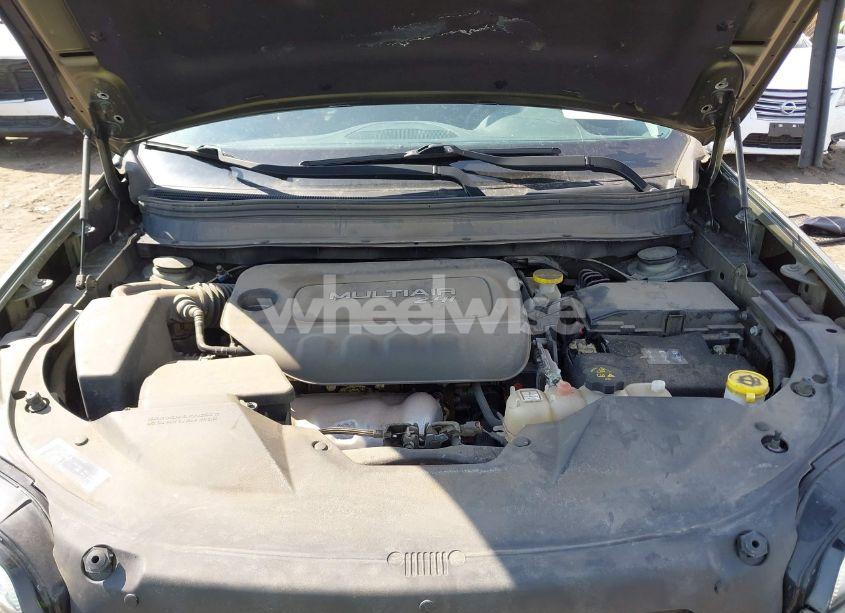 Photo 10 of 2019 Jeep Cherokee LATITUDE PLUS 4X4 (VIN 1C4PJMLB8KD146917)