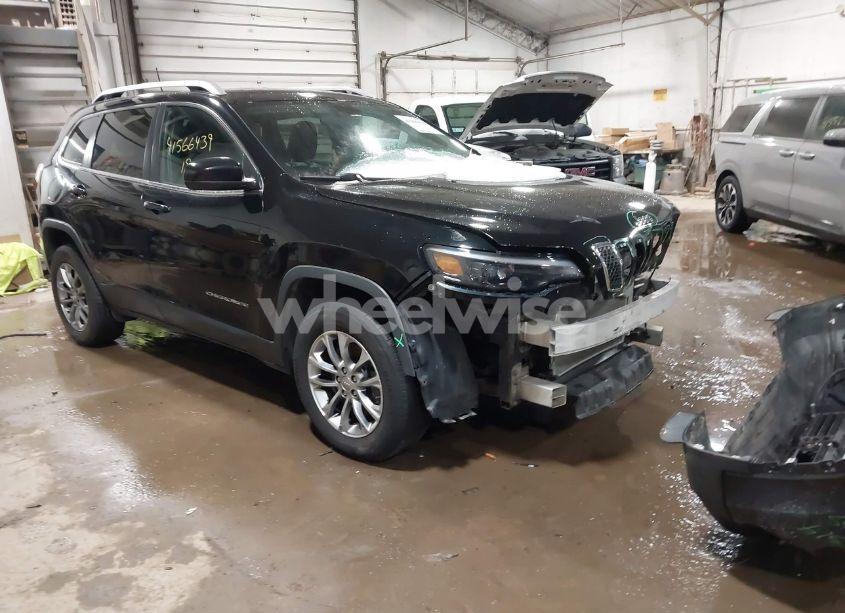 2019 Jeep Cherokee LATITUDE PLUS 4X4 (VIN 1C4PJMLB8KD181943) main photo
