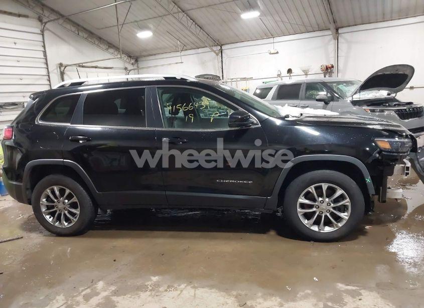 Photo 13 of 2019 Jeep Cherokee LATITUDE PLUS 4X4 (VIN 1C4PJMLB8KD181943)
