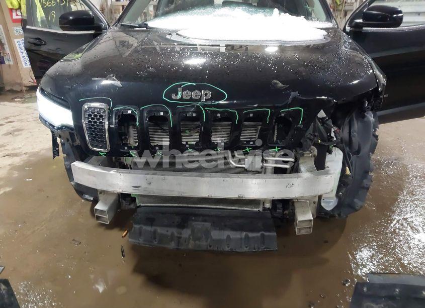 Photo 6 of 2019 Jeep Cherokee LATITUDE PLUS 4X4 (VIN 1C4PJMLB8KD181943)