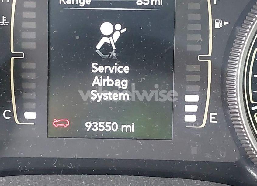 Photo 16 of 2019 Jeep Cherokee LATITUDE PLUS 4X4 (VIN 1C4PJMLB8KD309047)