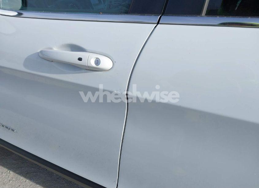 Photo 19 of 2019 Jeep Cherokee LATITUDE PLUS 4X4 (VIN 1C4PJMLB8KD309047)