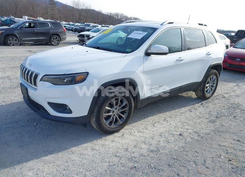 Photo 2 of 2019 Jeep Cherokee LATITUDE PLUS 4X4 (VIN 1C4PJMLB8KD309047)