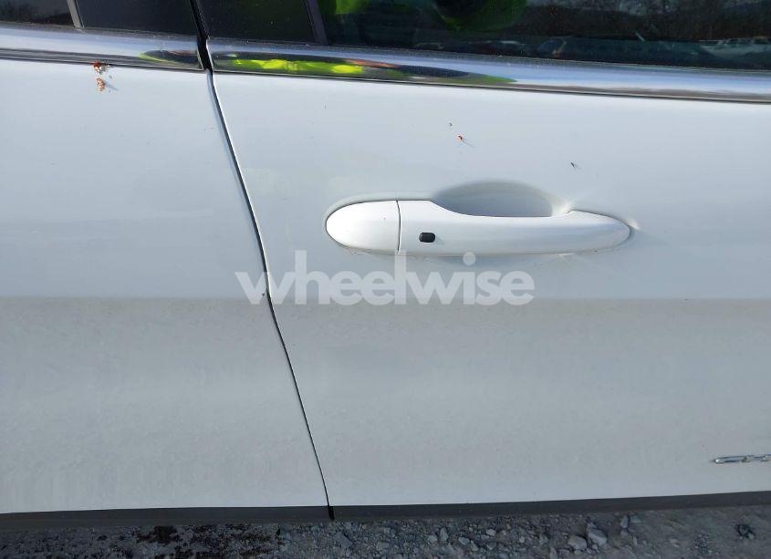 Photo 20 of 2019 Jeep Cherokee LATITUDE PLUS 4X4 (VIN 1C4PJMLB8KD309047)