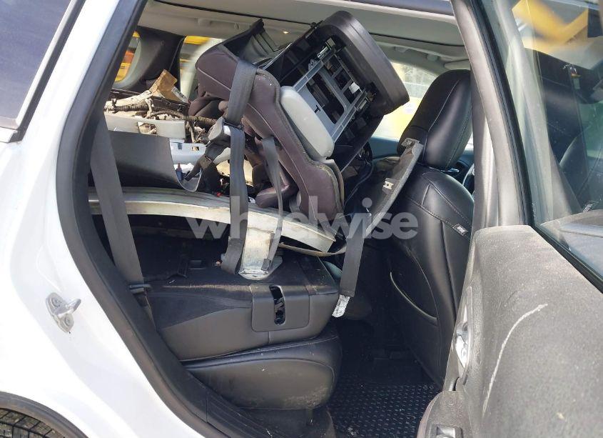 Photo 8 of 2019 Jeep Cherokee LATITUDE PLUS 4X4 (VIN 1C4PJMLB8KD309047)