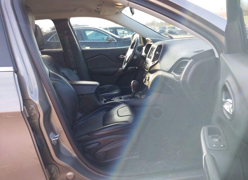 Photo 5 of 2020 Jeep Cherokee LATITUDE PLUS 4X4 (VIN 1C4PJMLB8LD529788)