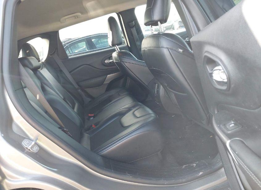 Photo 8 of 2020 Jeep Cherokee LATITUDE PLUS 4X4 (VIN 1C4PJMLB8LD529788)