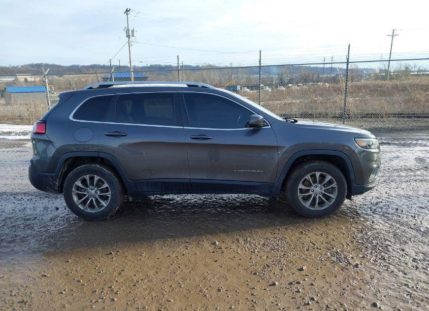 Photo 13 of 2019 Jeep Cherokee LATITUDE PLUS 4X4 (VIN 1C4PJMLB9KD128054)