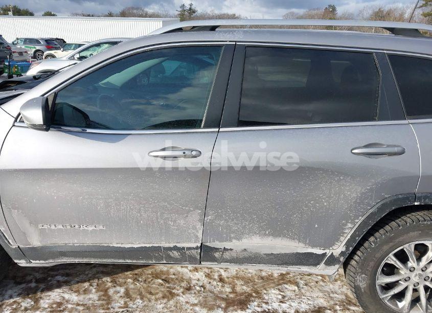 Photo 14 of 2019 Jeep Cherokee LATITUDE PLUS 4X4 (VIN 1C4PJMLB9KD311437)