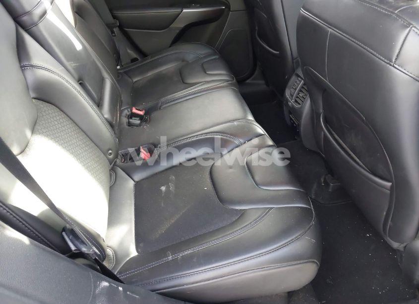 Photo 8 of 2019 Jeep Cherokee LATITUDE PLUS 4X4 (VIN 1C4PJMLB9KD311437)