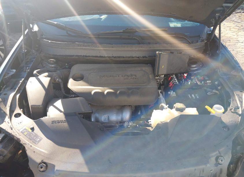 Photo 10 of 2019 Jeep Cherokee LATITUDE PLUS 4X4 (VIN 1C4PJMLB9KD408928)