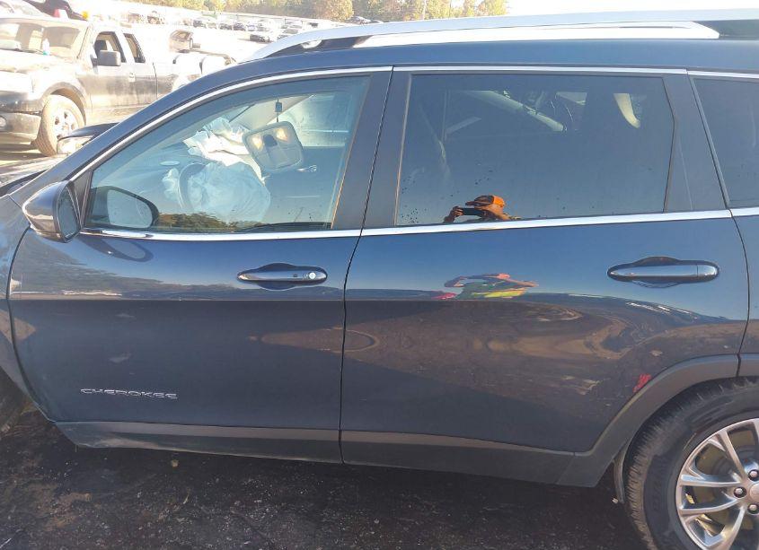 Photo 14 of 2019 Jeep Cherokee LATITUDE PLUS 4X4 (VIN 1C4PJMLB9KD408928)