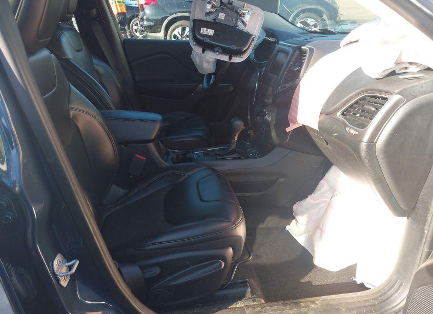 Photo 5 of 2019 Jeep Cherokee LATITUDE PLUS 4X4 (VIN 1C4PJMLB9KD408928)