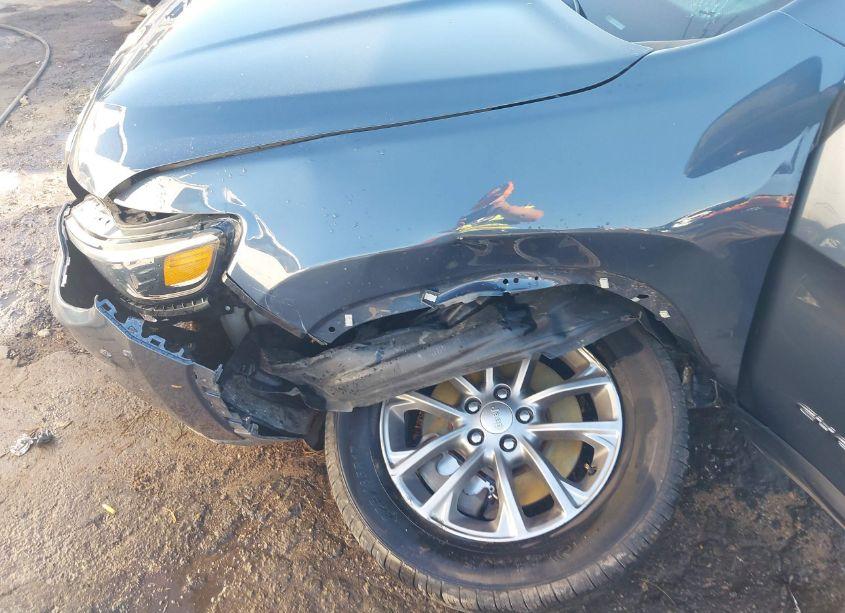 Photo 6 of 2019 Jeep Cherokee LATITUDE PLUS 4X4 (VIN 1C4PJMLB9KD408928)