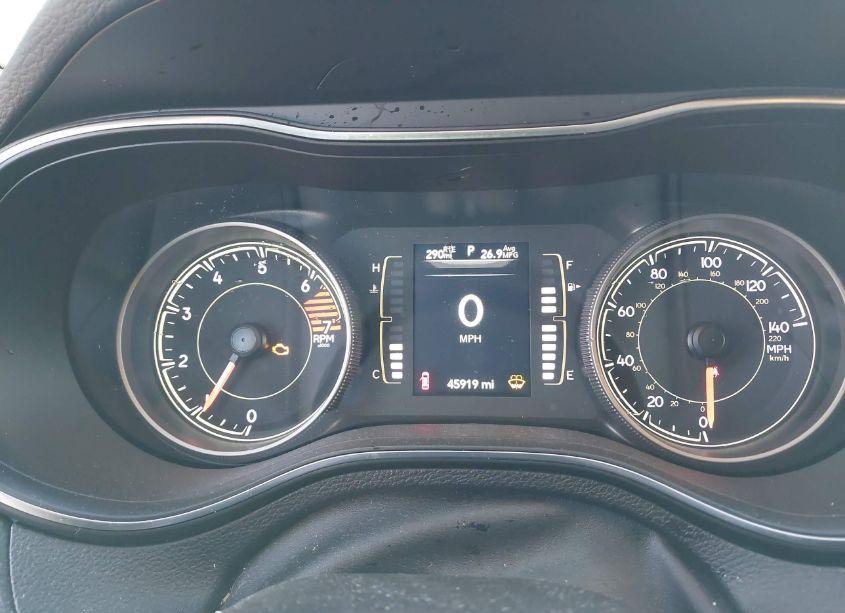 Photo 7 of 2019 Jeep Cherokee LATITUDE PLUS 4X4 (VIN 1C4PJMLB9KD455392)