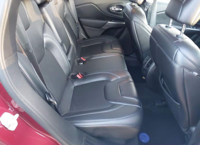 Photo 8 of 2019 Jeep Cherokee LATITUDE PLUS 4X4 (VIN 1C4PJMLB9KD455392)