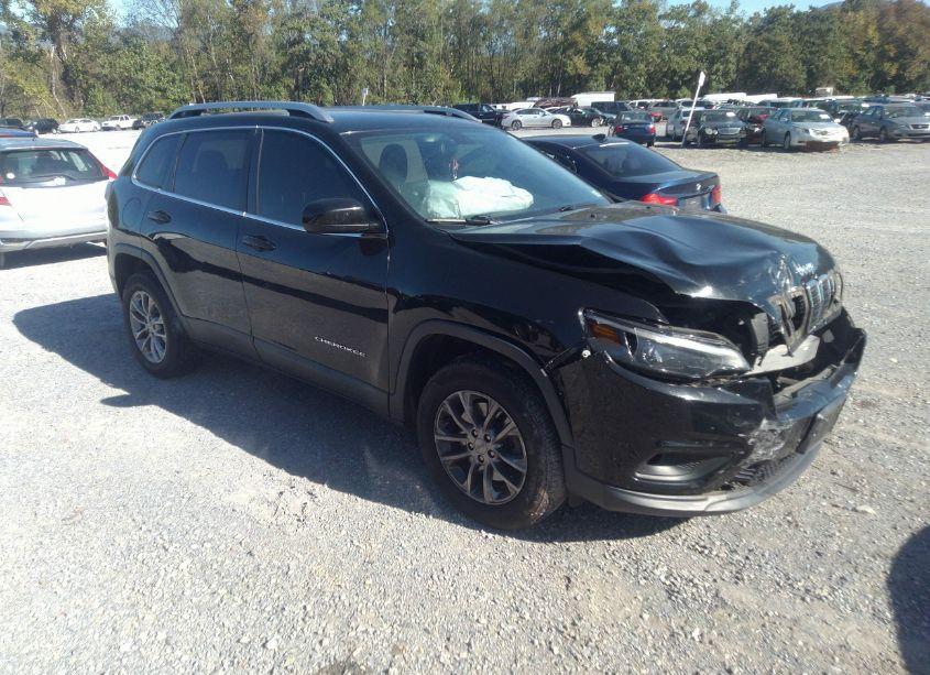 2019 Jeep Cherokee LATITUDE PLUS 4X4 (VIN 1C4PJMLBXKD195049) main photo