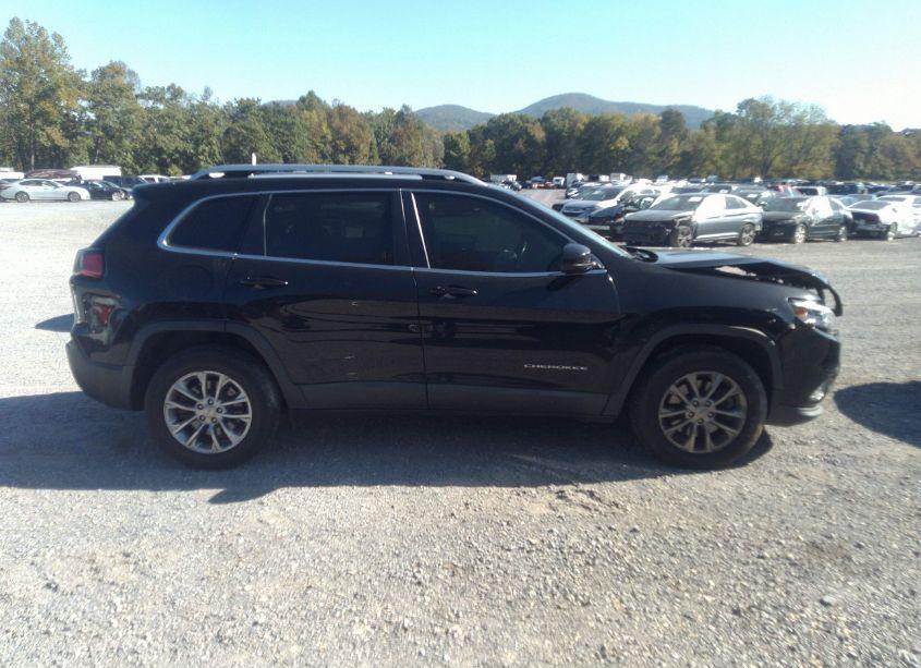 Photo 13 of 2019 Jeep Cherokee LATITUDE PLUS 4X4 (VIN 1C4PJMLBXKD195049)