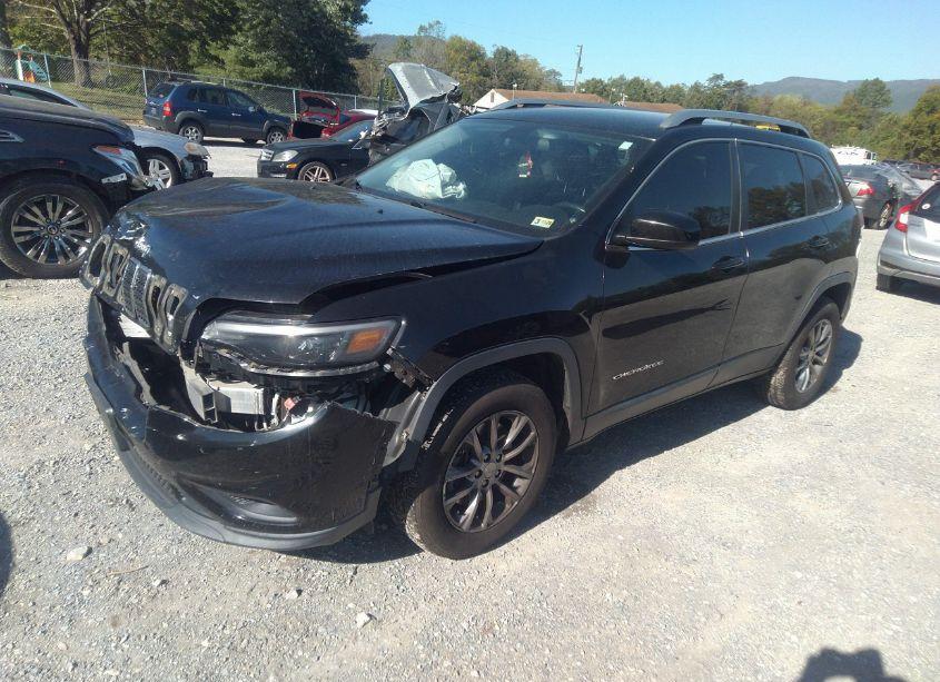 Photo 2 of 2019 Jeep Cherokee LATITUDE PLUS 4X4 (VIN 1C4PJMLBXKD195049)