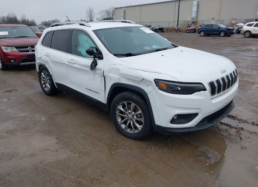 2019 Jeep Cherokee LATITUDE PLUS 4X4 (VIN 1C4PJMLBXKD199084) main photo