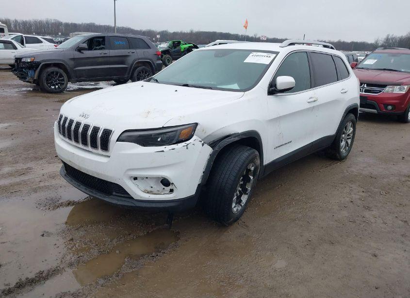 Photo 2 of 2019 Jeep Cherokee LATITUDE PLUS 4X4 (VIN 1C4PJMLBXKD199084)