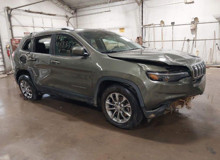 2019 Jeep Cherokee LATITUDE PLUS 4X4 (VIN 1C4PJMLBXKD212996) main photo