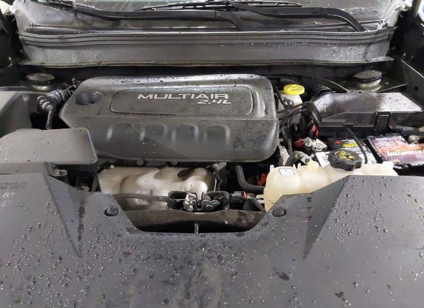 Photo 10 of 2019 Jeep Cherokee LATITUDE PLUS 4X4 (VIN 1C4PJMLBXKD212996)