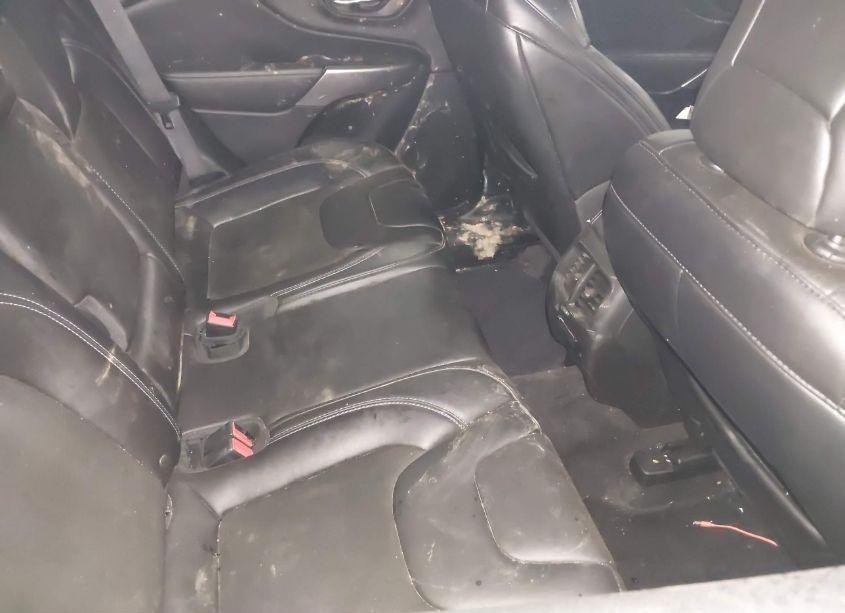 Photo 8 of 2019 Jeep Cherokee LATITUDE PLUS 4X4 (VIN 1C4PJMLBXKD212996)